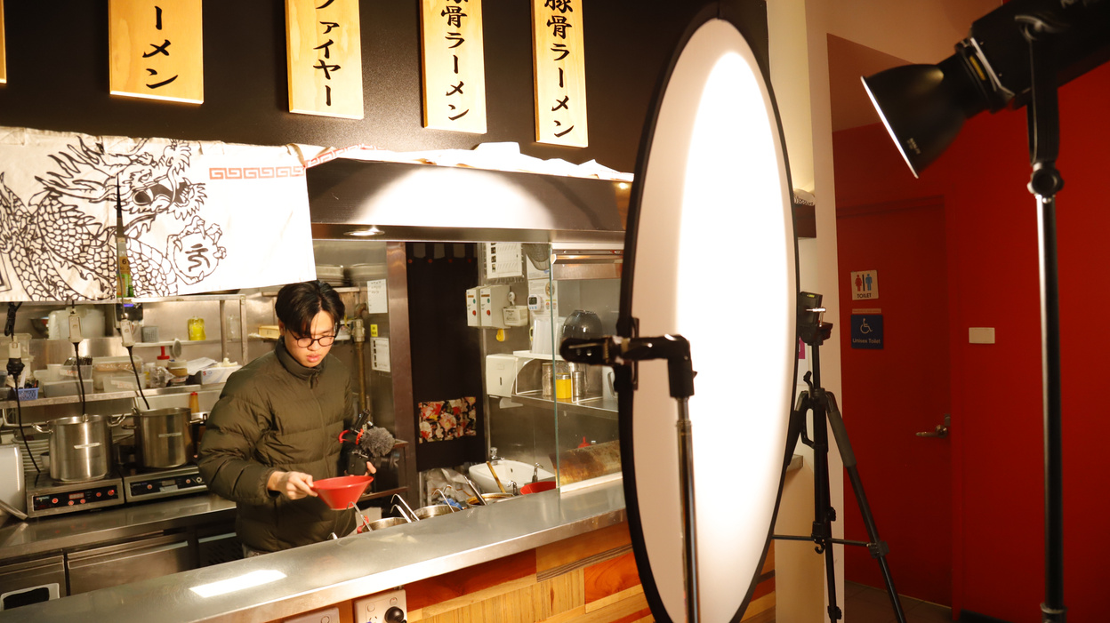Behind the scenes — lighting setup